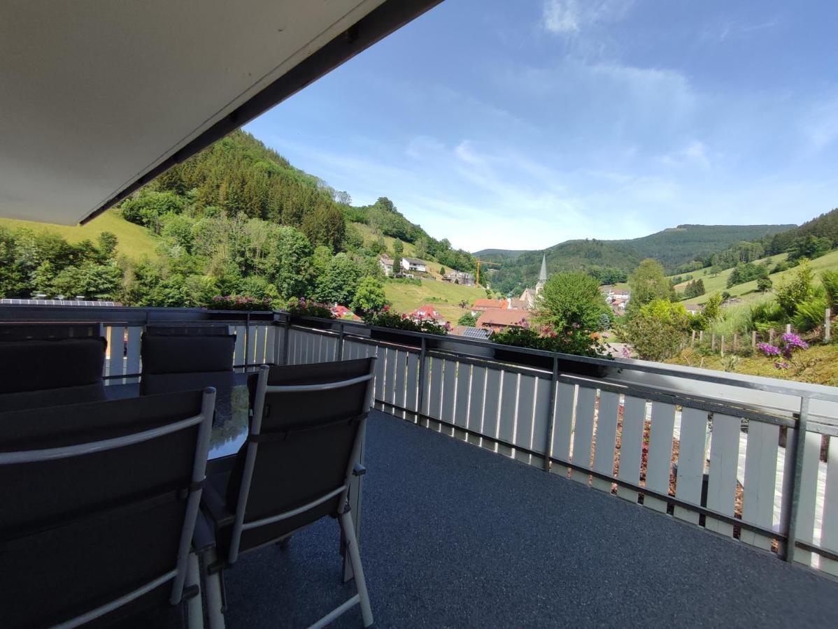 Steepleview House, Schwarzwaldblick Apartment - Spacious & Peaceful Бад Петерстал-Грисбах Екстериор снимка